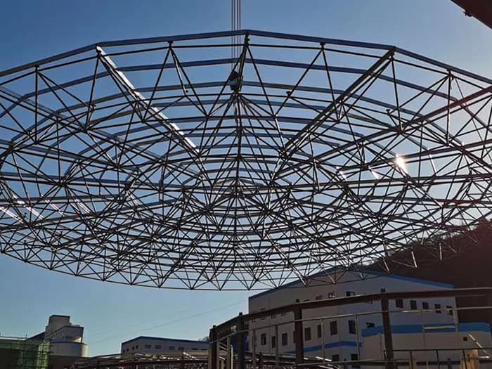 宁夏螺栓球网架工程施工现场